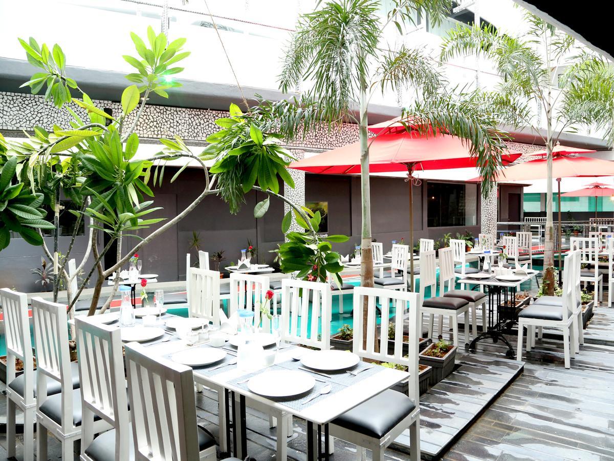 Days Inn & Suites By Wyndham Bengaluru Whitefield Buitenkant foto